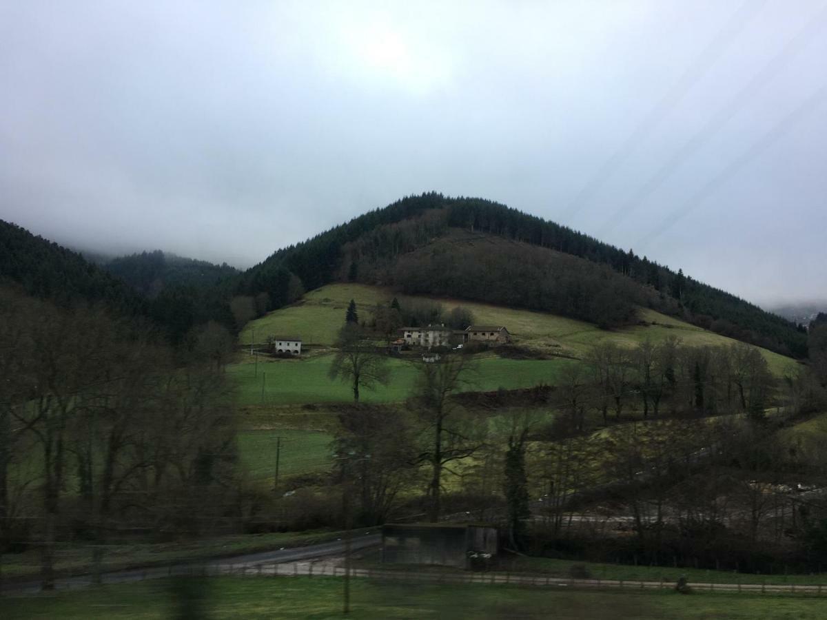 Le Chatel En Beaujolais Valsonne Eksteriør billede