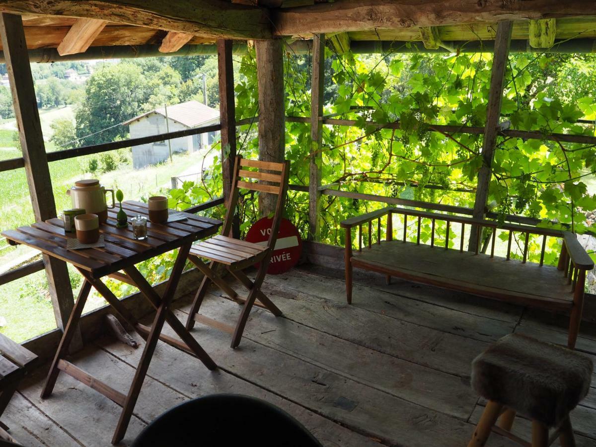 Le Chatel En Beaujolais Valsonne Eksteriør billede