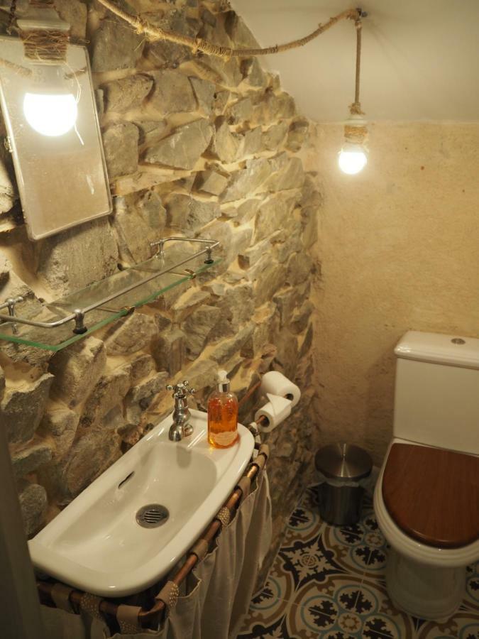 Le Chatel En Beaujolais Valsonne Eksteriør billede