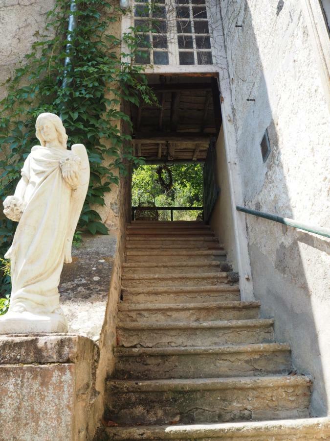 Le Chatel En Beaujolais Valsonne Eksteriør billede