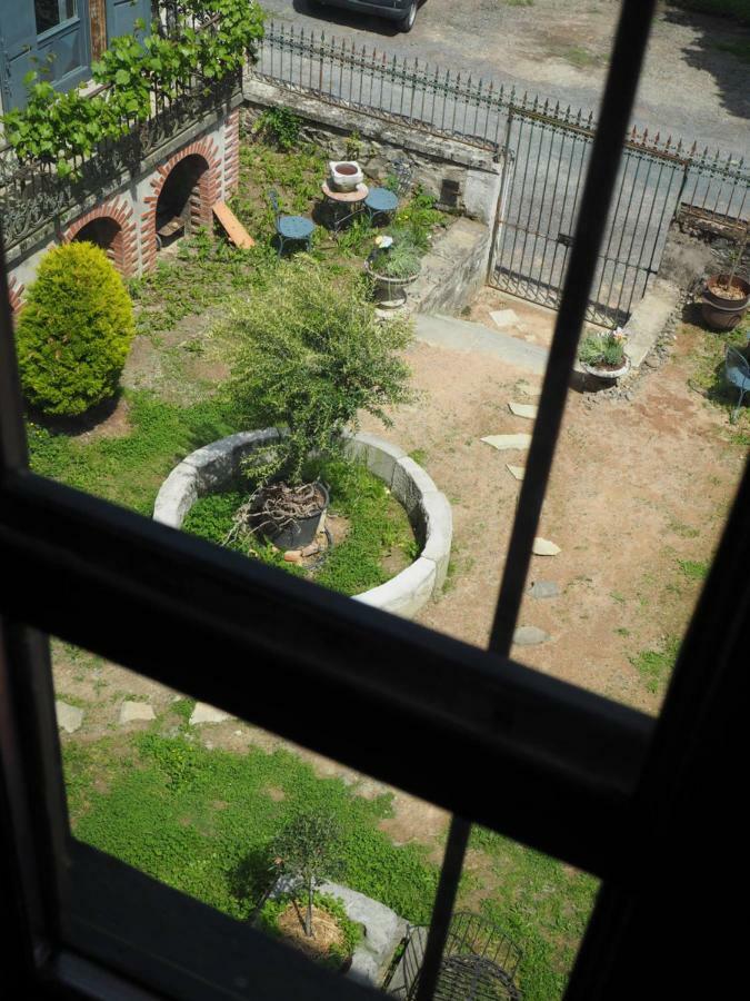 Le Chatel En Beaujolais Valsonne Eksteriør billede